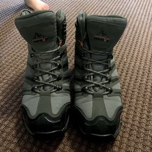 Nortiv 8 Men’s olive green hiking boots, size 9